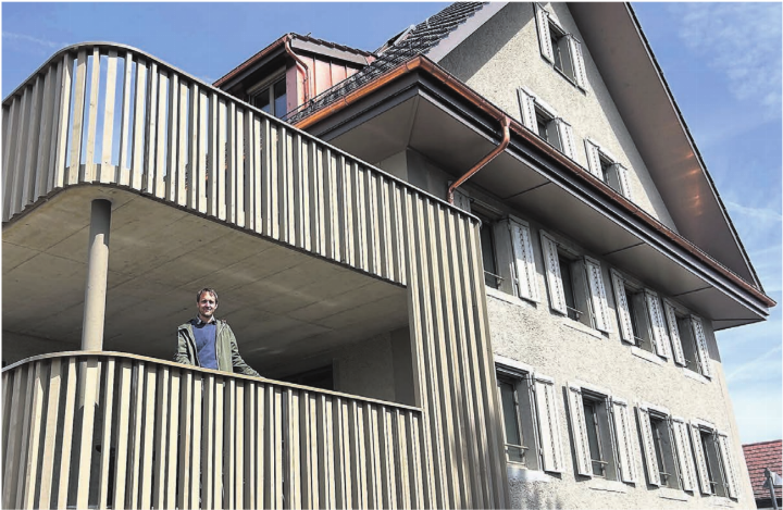 Das Groth-Hus wurde saniert und mit einem Anbau ergänzt. Architekt Urs Mettler ist selbst in Berikon aufgewachsen. Der Umbau eines der ältesten Häuser in seiner ehemaligen Heimat war für ihn etwas Besonderes.
Bilder: Sabrina Salm / zg