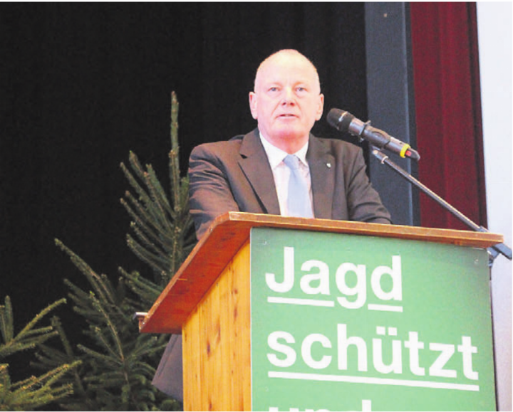 Regierungsrat Stephan Attiger hielt im Casino eine Rede und attestierte dabei den Jägern «einen guten Job».
Bild: zg