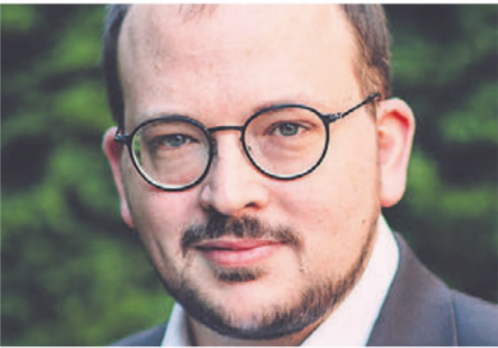 Organist Martin Rabensteiner spielt in der Stadtkirche. Bild: zg