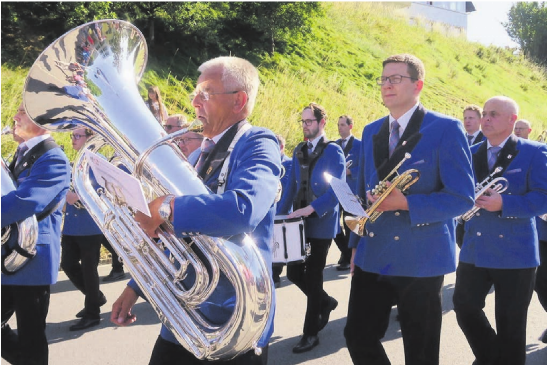 Der Musikverein Künten erhält am Dorffest eine neue Uniform. Die aktuelle stammt von 1992.    Bild: zg - Das Bild wird blockiert. – Möglicherweise durch einen aktiven Adblocker.