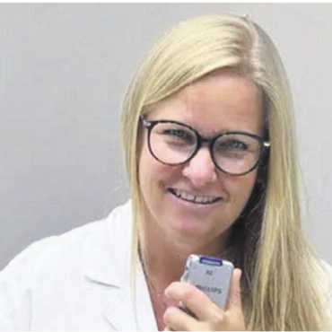 Schaurig-schöne Geschichten - Saskia Gauthier verarbeitet in ihren Geschichten ihre Erfahrungen als Oberärztin am Institut für Rechtsmedizin in Aarau.   Bild: zg