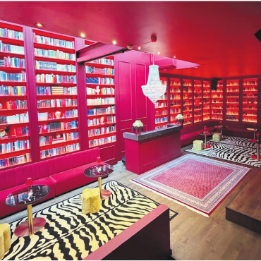 4500 Bücher als Dekoration - Die Bücher verleihen der Lounge des Kaufleuten-Clubs ein einmaliges Ambiente.    Bilder: Annemarie Keusch / zg
