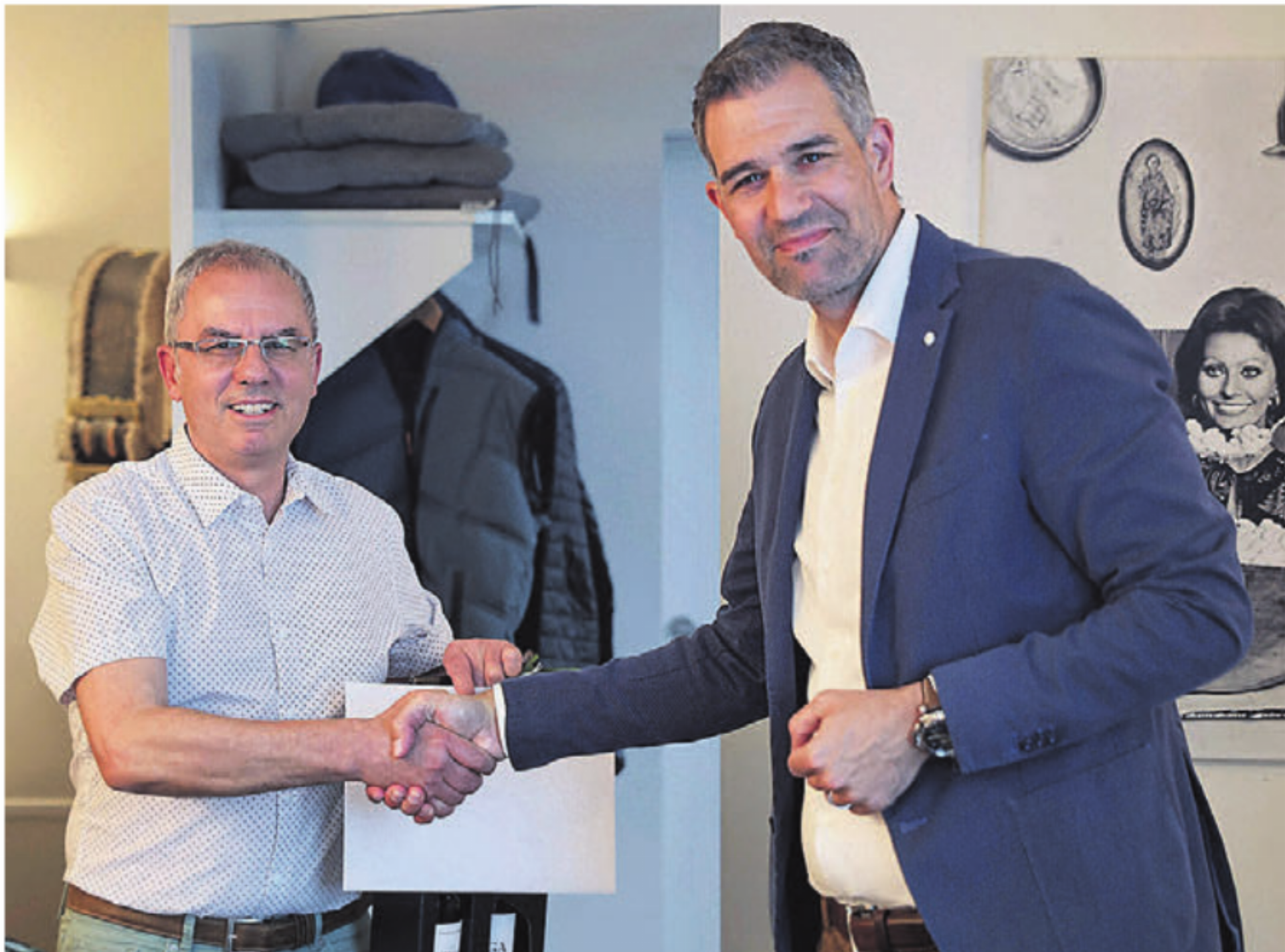 Stabsübergabe von Roland Di Gregorio (links) an den neu gewählten Präsidenten Leandro Perugini. Bild: zg - Das Bild wird blockiert. – Möglicherweise durch einen aktiven Adblocker.