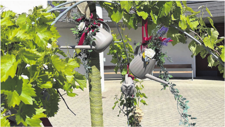 Giesskannen als Symbol für Sich-Segnenlassen, machen das Motto des dritten «soul_festivals» sichtbar. Sie werden am Schluss des Anlasses verlost.    Bild: zg