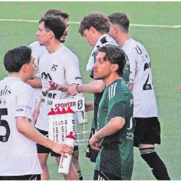 Muri verliert den Anschluss - Der FC Muri (rechts Trainer Alain Schultz) hatte eine dünne Personaldecke.