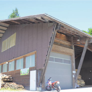 Bärhau auf Vordermann bringen - Die Holzlagerhalle Bärhau soll ausgebaut und erweitert werden. Bild: Thomas Stöckli