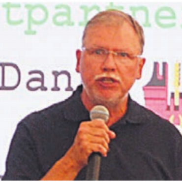 Hausgemachte Freude - Werner Fischer, Präsident des OK für das Dorffest in Künten. Bild: sab