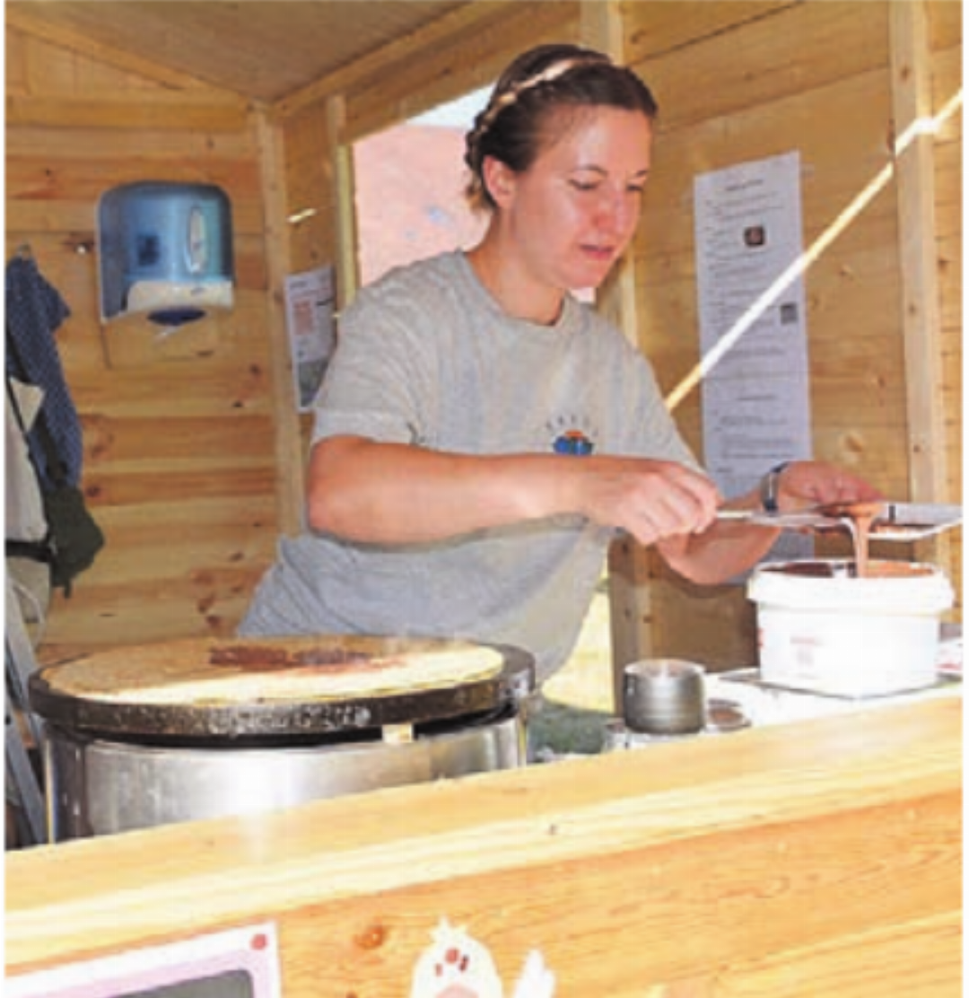 Die Küntener Vereine trugen zum Fest mit Foodständen und Bar bei. Die Küntener Vereine trugen zum Fest mit Foodständen und Bar bei.