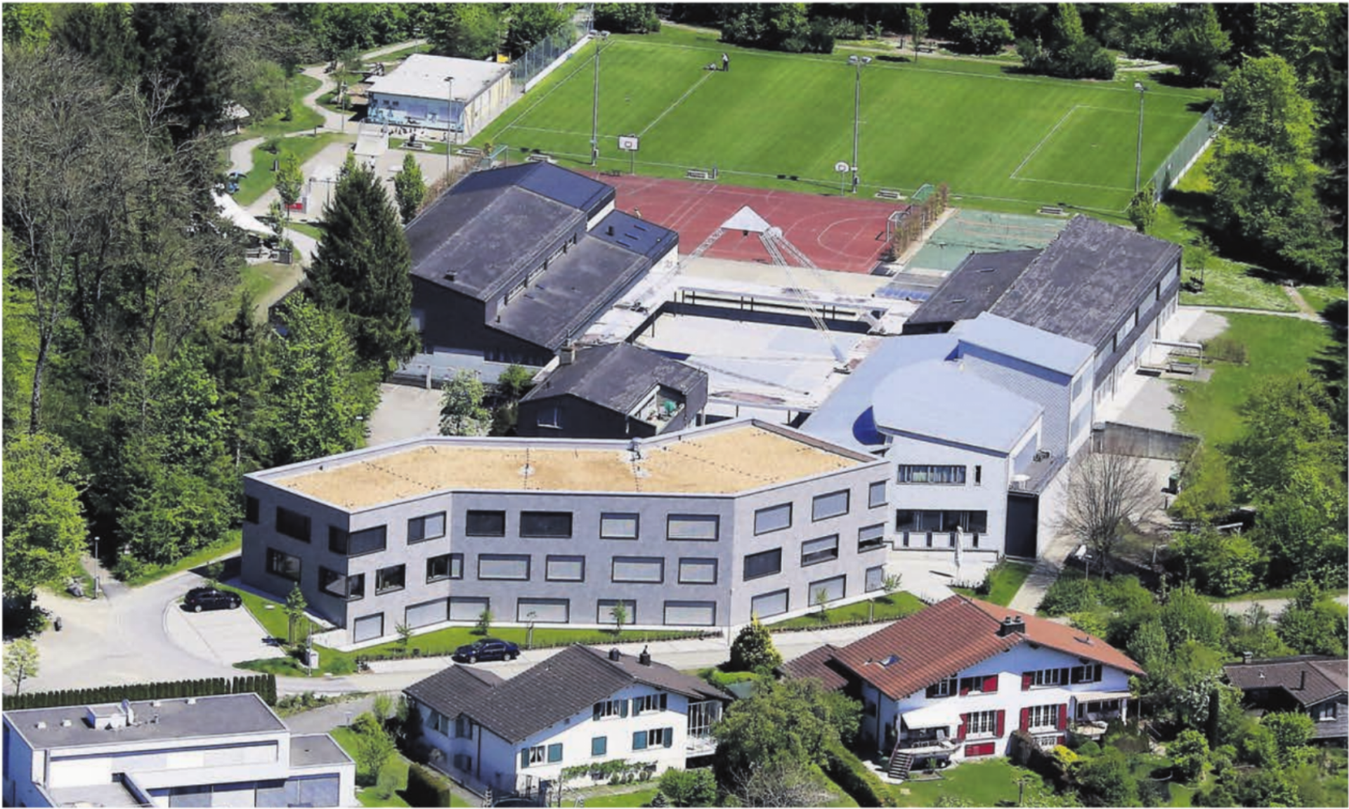 An der Schule von Oberwil-Lieli nehmen die Anzahl auffälliger Kinder und Einmischungen der Eltern zu. In solchen Fällen vermittelt die Schulsozialarbeit. Dafür reichen die heutigen 20 Stellenprozente nicht mehr aus. - Das Bild wird blockiert. – Möglicherweise durch einen aktiven Adblocker.