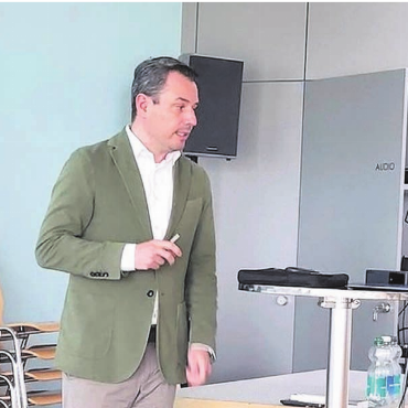 «Daten sind das digitale Gold» - Patric Amsler, Gründer und CEO von Blackdot AG, referierte in Sarmenstorf. Bild: str