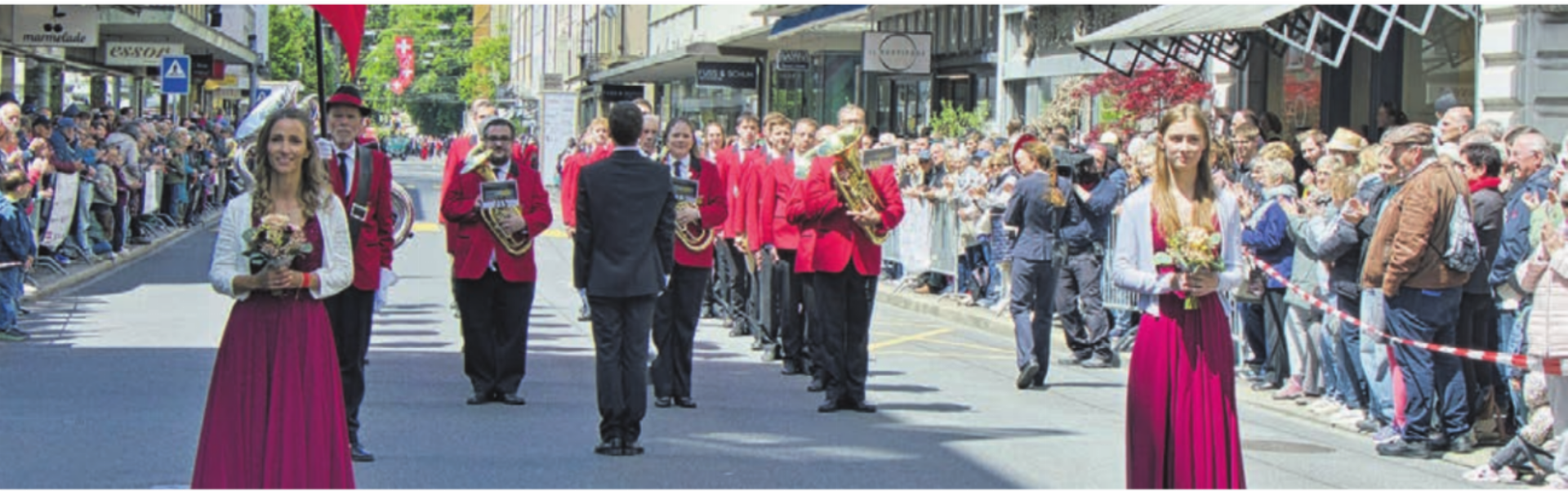 Die MG Mühlau auf der Paradestrecke am Eidgenössischen in Biel.    Bild: zg - Das Bild wird blockiert. – Möglicherweise durch einen aktiven Adblocker.