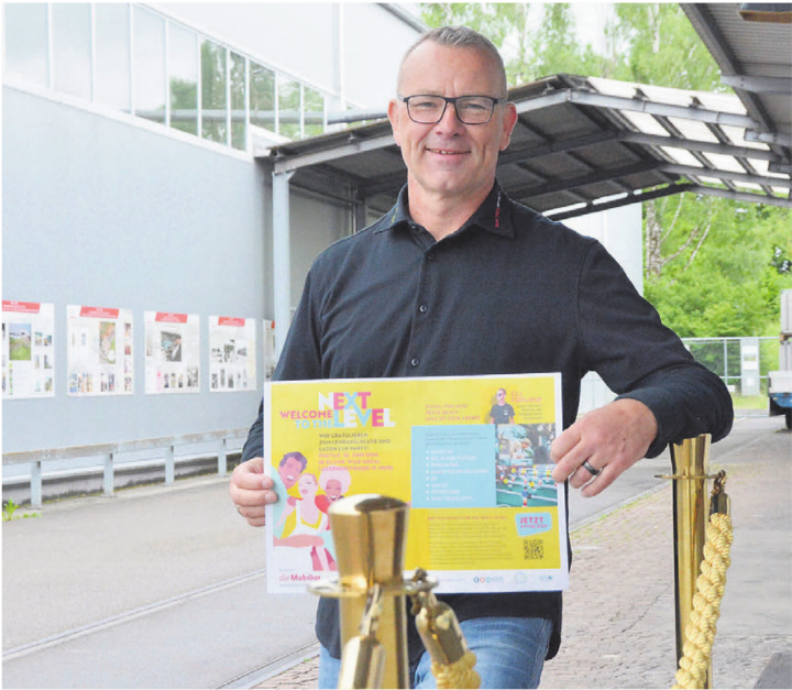 Urs Beyeler auf dem Wild-Areal im Herzen von Muri. Hier heisst es Ende Monat: «Welcome to the Next Level.»
Bild: Annemarie Keusch Urs Beyeler auf dem Wild-Areal im Herzen von Muri. Hier heisst es Ende Monat: «Welcome to the Next Level.»
Bild: Annemarie Keusch