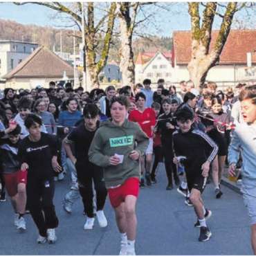 1355 Kilometer für «Moja Nada» - Grosser Einsatz der Bremgarter Schülerinnen und Schüler für den guten Zweck. Bilder: zg