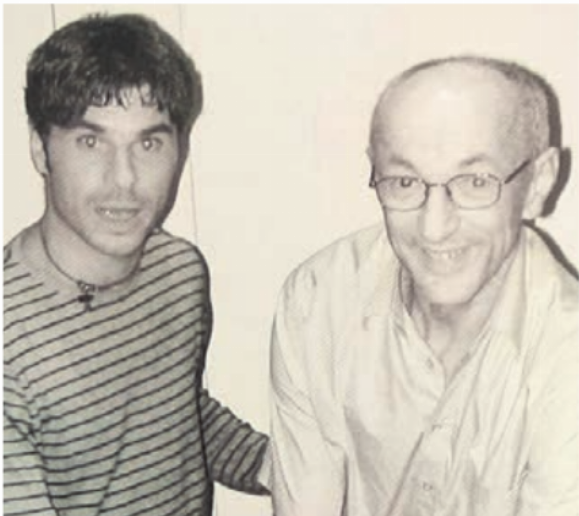 Pius Fischbach (rechts) wird im Jahr 2000 100. Mitglied der FC-Wohlen-Donatorenvereinigung. Gemeinsam mit Ciriaco Sforza wurde dies gefeiert. Bild: Archiv - Das Bild wird blockiert. – Möglicherweise durch einen aktiven Adblocker.
