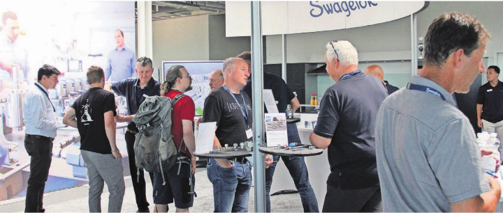 Etliche Partner waren vor Ort: das Eidgenössische Institut für Metrologie und Vertreter der Fachhochschule, der FHNW sowie vom ETH-Fokusprojekt, das an einem wasserstoffbetriebenen Flugzeug arbeitet. Bilder: Patrick Fischer