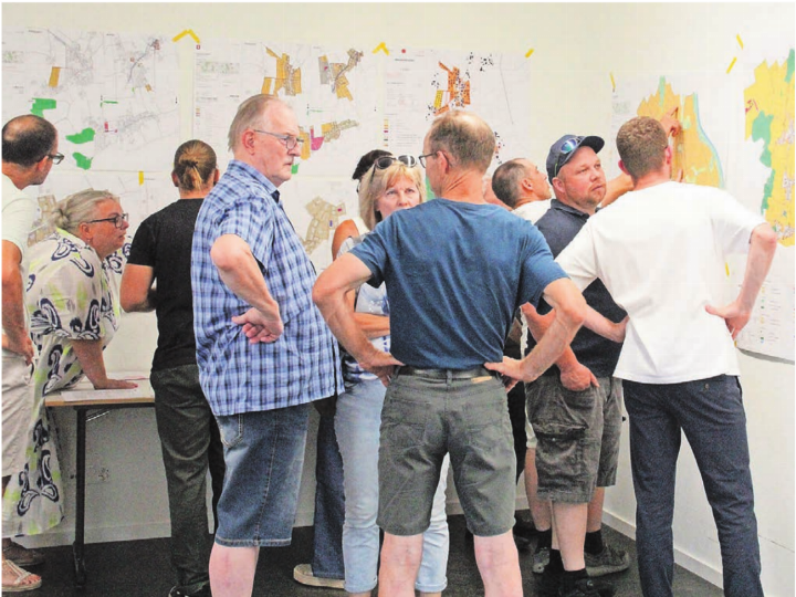 Die neuen Zonen- und Kulturlandpläne sorgten für Gesprächsstoff. Bilder: Patrick Fischer