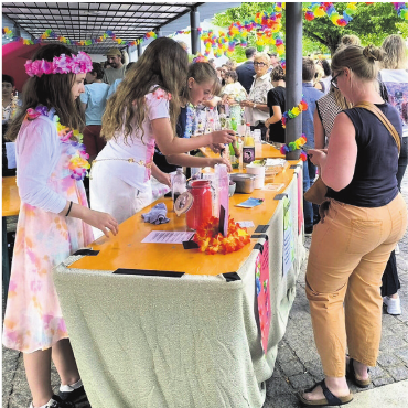 Emotionaler Abschluss - Die Bar war ein beliebter Anziehungspunkt. Bilder: zg