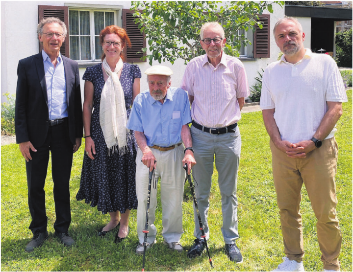 Den 80. Geburtstag gemeinsam gefeiert (v. l.): Walter Stoffel, Eva Maria Belser, der ehemalige Präsident Carl Hans Brunschwiler, der aktuelle Präsident Kurt Fricker, Jacques Dubey. Bild: zg Den 80. Geburtstag gemeinsam gefeiert (v. l.): Walter Stoffel, Eva Maria Belser, der ehemalige Präsident Carl Hans Brunschwiler, der aktuelle Präsident Kurt Fricker, Jacques Dubey. Bild: zg
