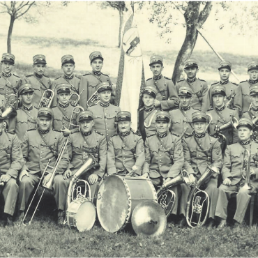 Kleiner und feiner Verein - 1949 weihte die Musikgesellschaft Eggenwil eine neue Fahne ein. Bilder: zg