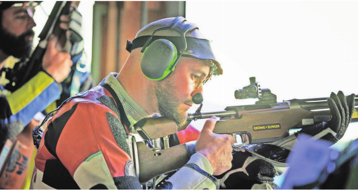 300-m-Gewehrschütze Rafael Bereuter erwischte in Chur für seine Verhältnisse kein optimales Finalwochenende, steuerte aber seinen Anteil zum Aargauer Silbermedaillengewinn im Ständematch bei. Bild: zg