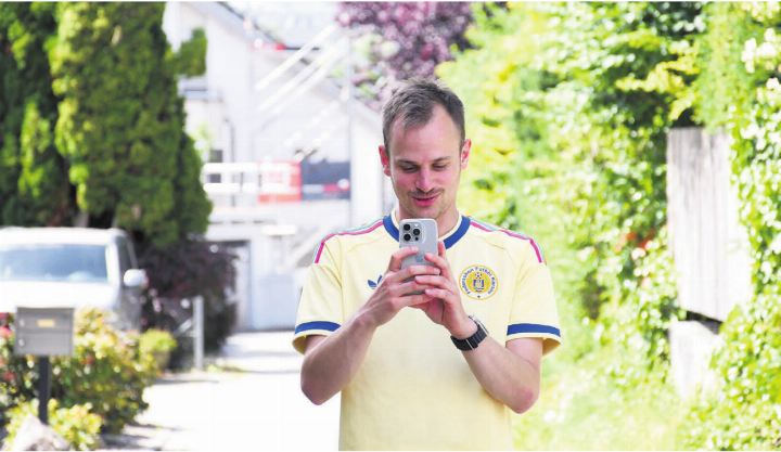 Auch das musste sein: Der Fotograf hat ein Foto der Redaktorin gemacht, während sie ihn fotografierte. Bild: Verena Anna Wigger