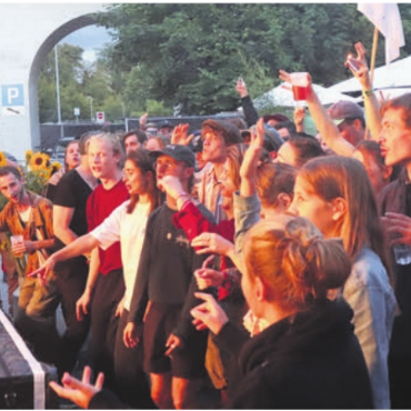 «Für Bremgarten» - Wie am Klein FIDM 2021 konzertiert Phenomden am Reussufer.