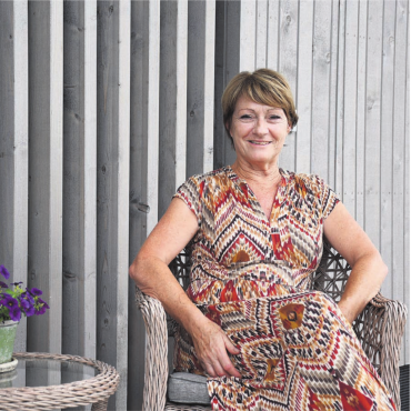 Rädchen am Laufen halten - Uris Fröhli war mit Leib und Seele während 22 Jahren Schulsekretärin. Nun geniesst sie ihren neuen Lebensabschnitt und beginnt diesen zu gestalten.    Bild: Verena Anna Wigger