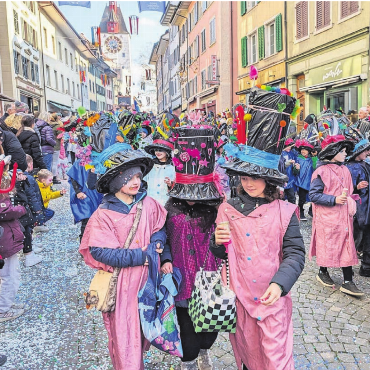 Gedanklich längst im Winter - Die Altstadt von Bremgarten ist 2027 wieder Schauplatz des grossen sonntäglichen Fasnachtsumzugs. Bilder: Marco Huwyler